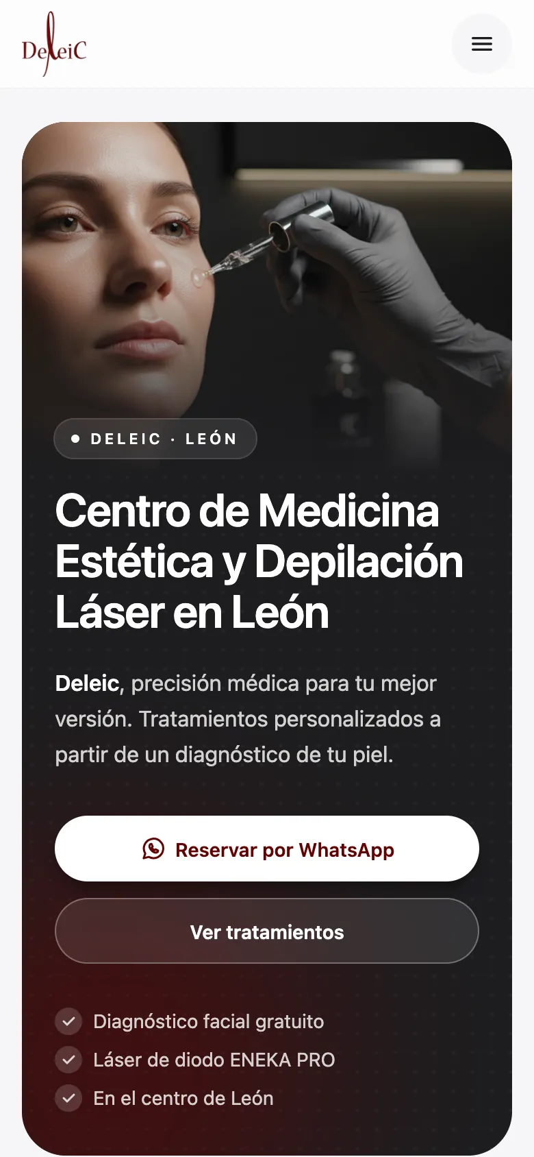 La web de Deleic en un móvil, con el botón Reservar por WhatsApp a la vista.